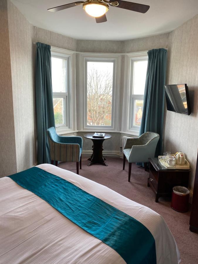 The Kingswood Guest House - Adult Only Weymouth Esterno foto