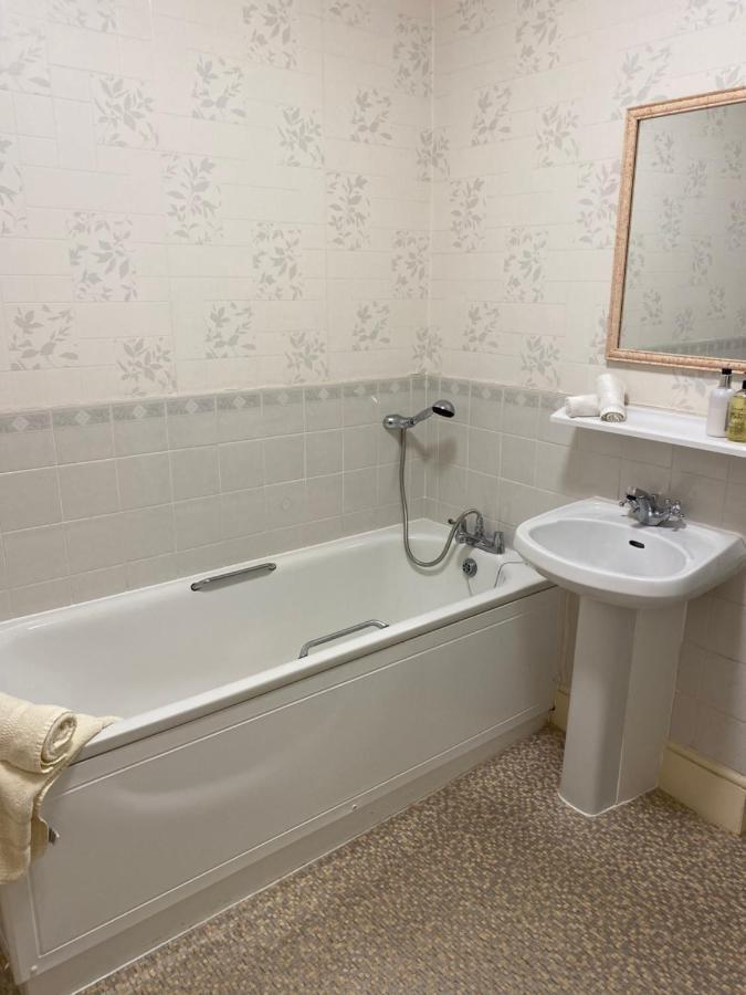 The Kingswood Guest House - Adult Only Weymouth Esterno foto